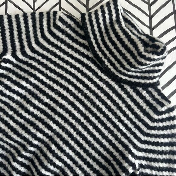 Banana Republic Size M Striped Black and White Turtleneck Italian Yarn Sweater - Picture 1 of 4